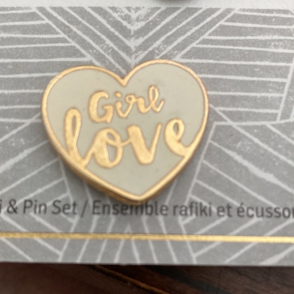 Lilly Singh GirlLove stretch bracelet/necklace and pin. Never worn - Picture 3 of 6